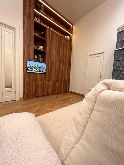 Littlehouse- Entire Property For Maximum 4 People بوخارست المظهر الخارجي الصورة