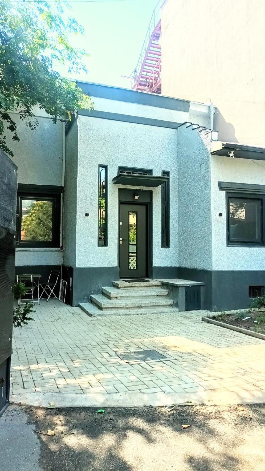 Littlehouse- Entire Property For Maximum 4 People بوخارست المظهر الخارجي الصورة