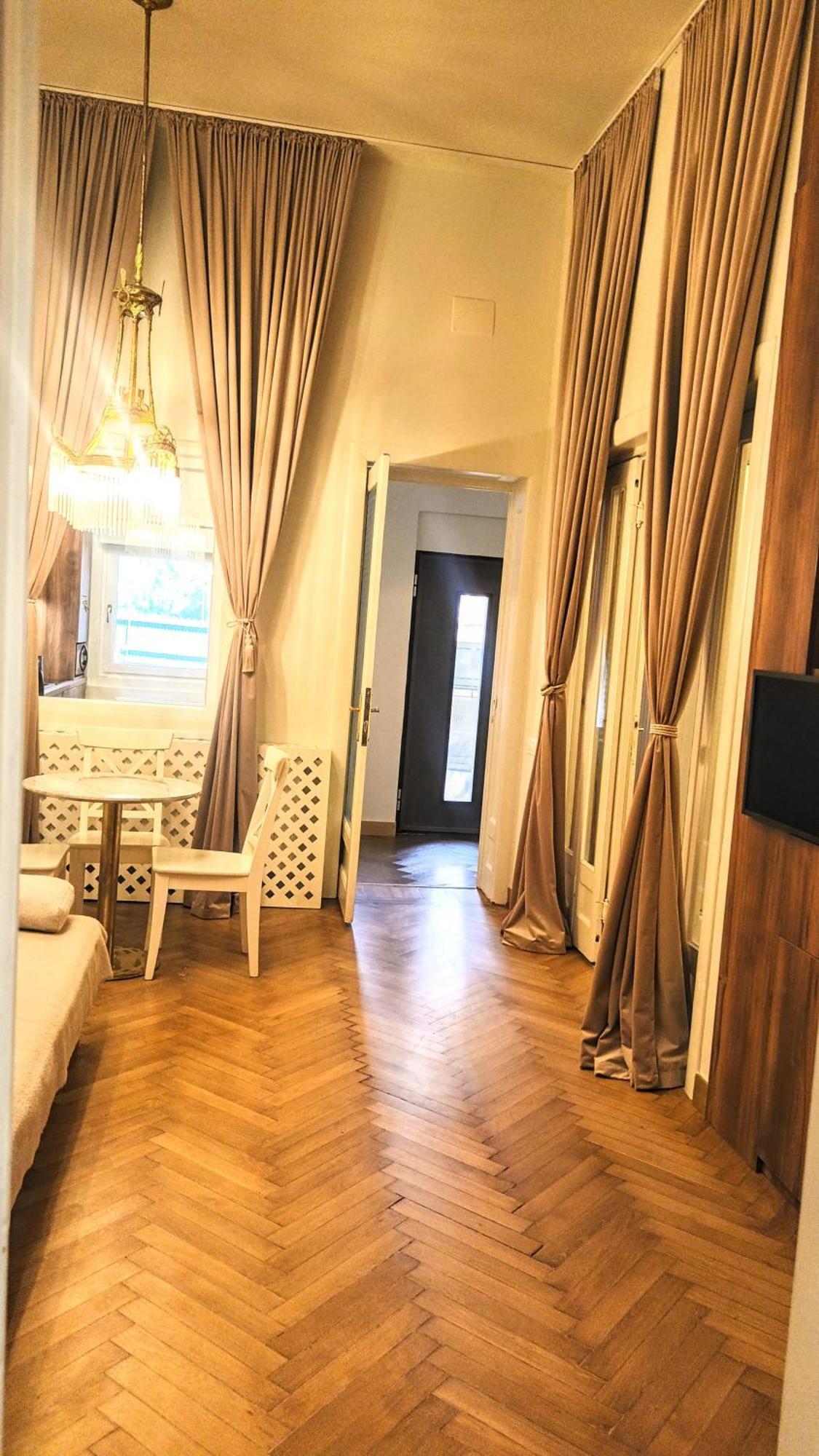 Littlehouse- Entire Property For Maximum 4 People بوخارست المظهر الخارجي الصورة